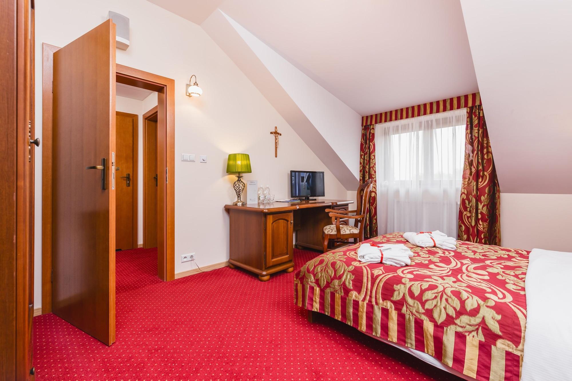 Domus Mater Hotel Красков Екстериор снимка